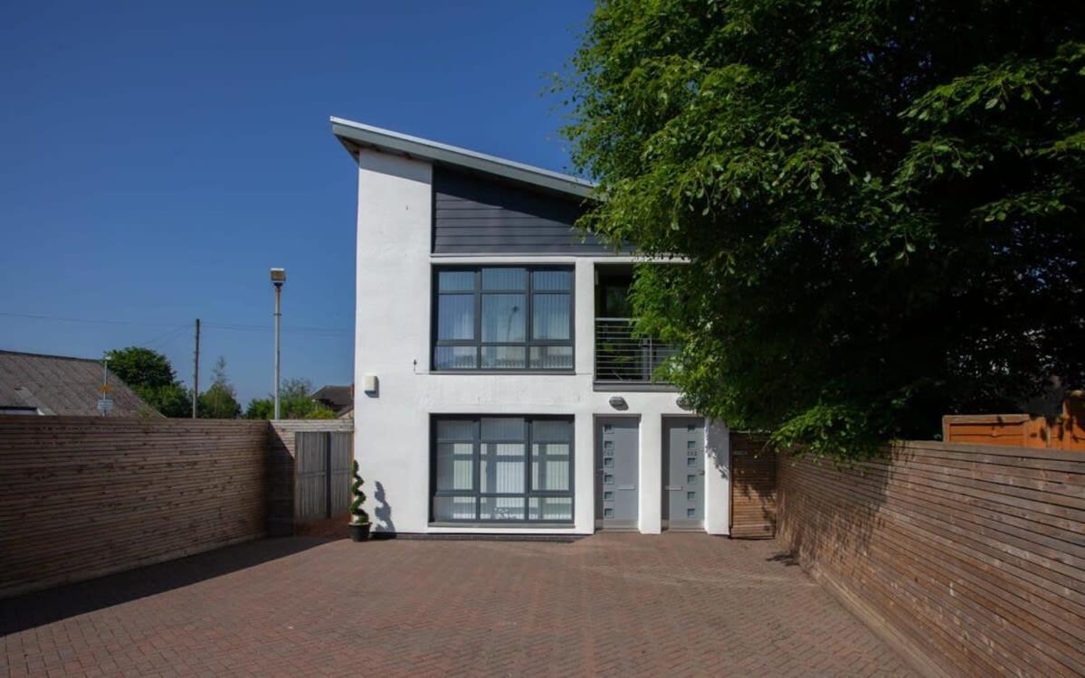 Mosspark Boulevard Exec Apartment II - Free Parking Glasgow Exteriör bild