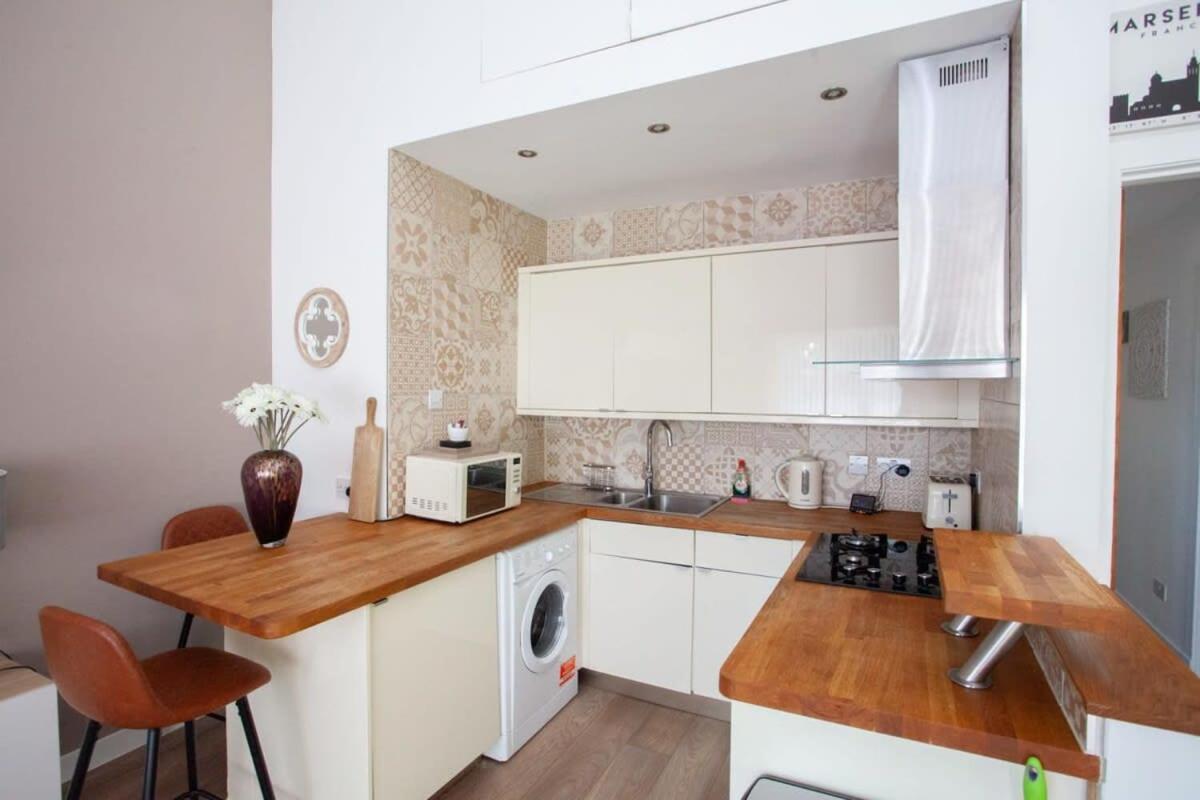 Mosspark Boulevard Exec Apartment II - Free Parking Glasgow Exteriör bild